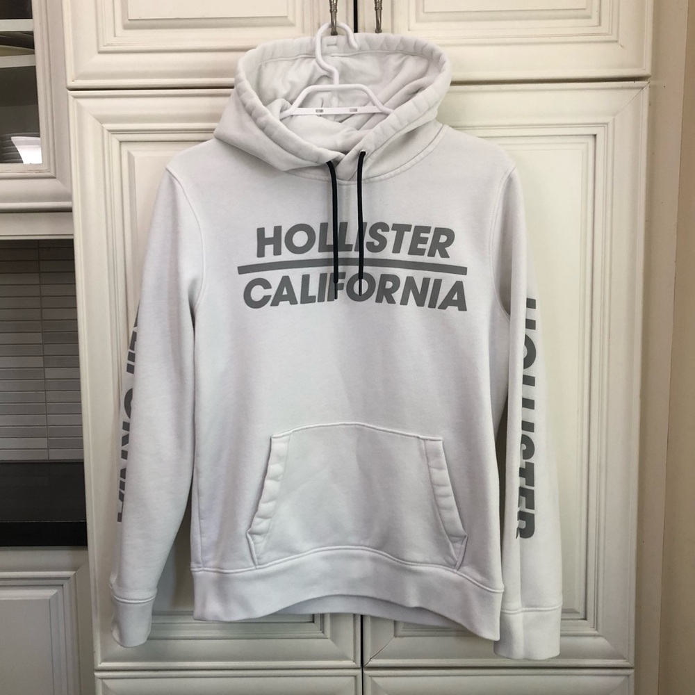 Hollister women’s pullover hoodie